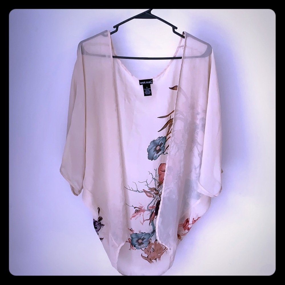 Wet seal Shawl
